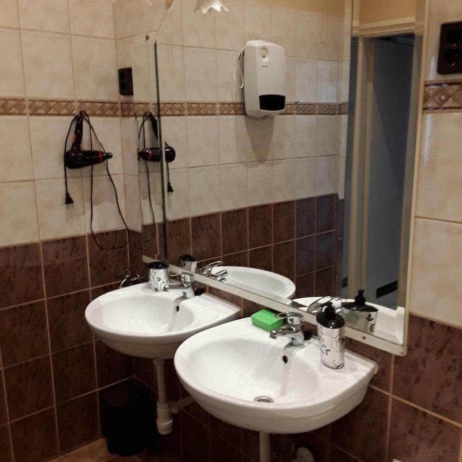 Civis Gold Apartman Debrecen Buitenkant foto